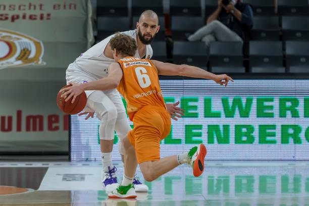 不少球迷将 不少球迷将