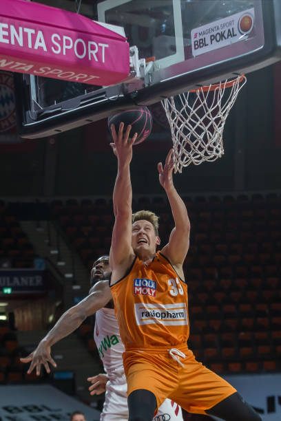 西蒙尼在那 西蒙尼在那